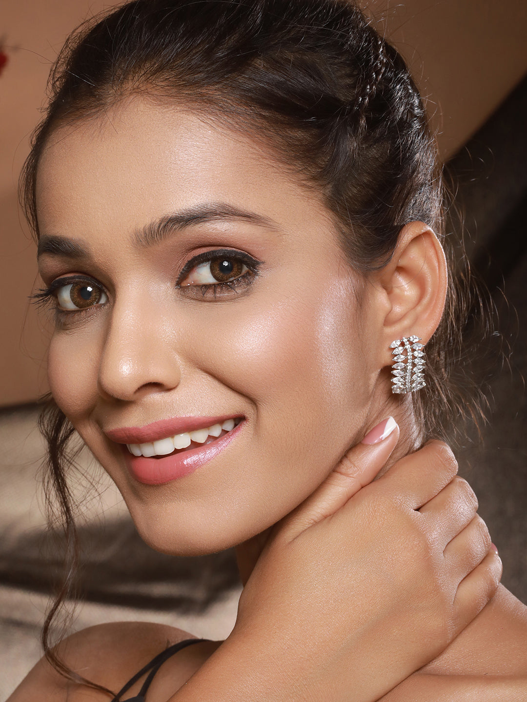 Silver Toned AD Studded Minimal Baali Earring